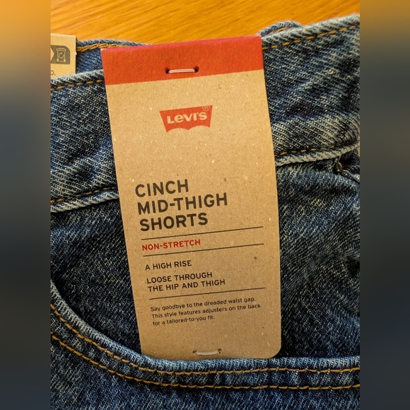 Levi's Cinch Mid-Thigh Short in Cookie Crunch - Picture 6 of 8